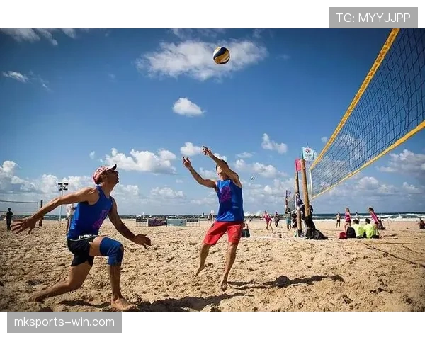 沙滩足球规则中如何判定手球犯规与正常身体接触