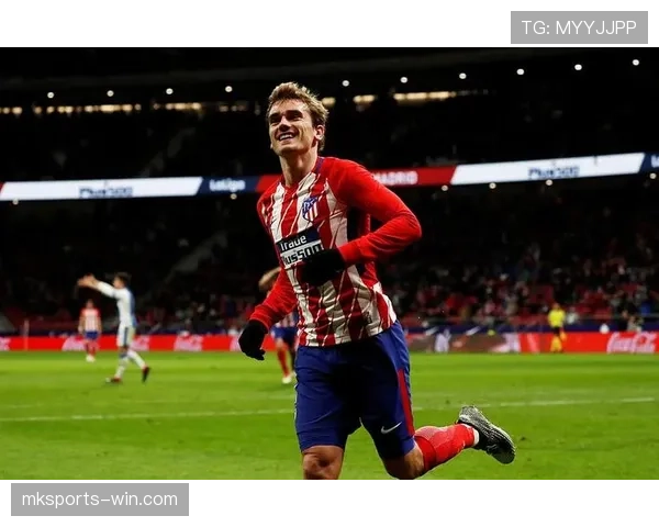 格列兹曼的战术角色适配与全前场表现具体如何体现？